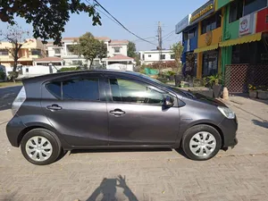 Toyota Aqua S 2013 for Sale