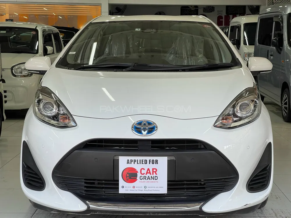 Toyota Aqua 2021 for Sale in Peshawar Image-1