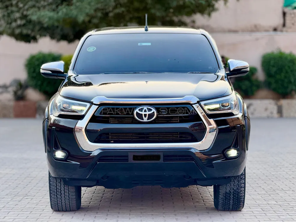 Toyota Hilux 2021 for Sale in Multan Image-1