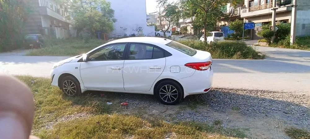 Toyota Yaris Sedan 2020 for Sale in Karachi Image-1