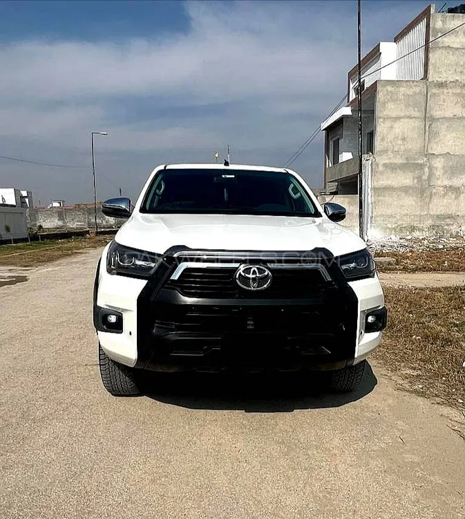 Toyota Hilux 2021 for Sale in Islamabad Image-1
