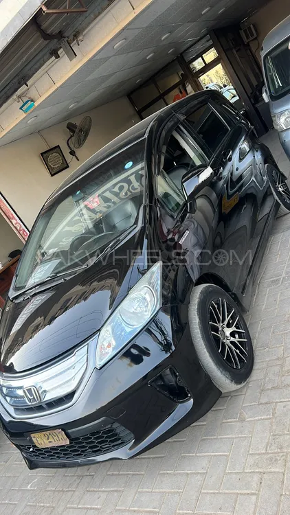Honda Freed 2013 for Sale in Karachi Image-1