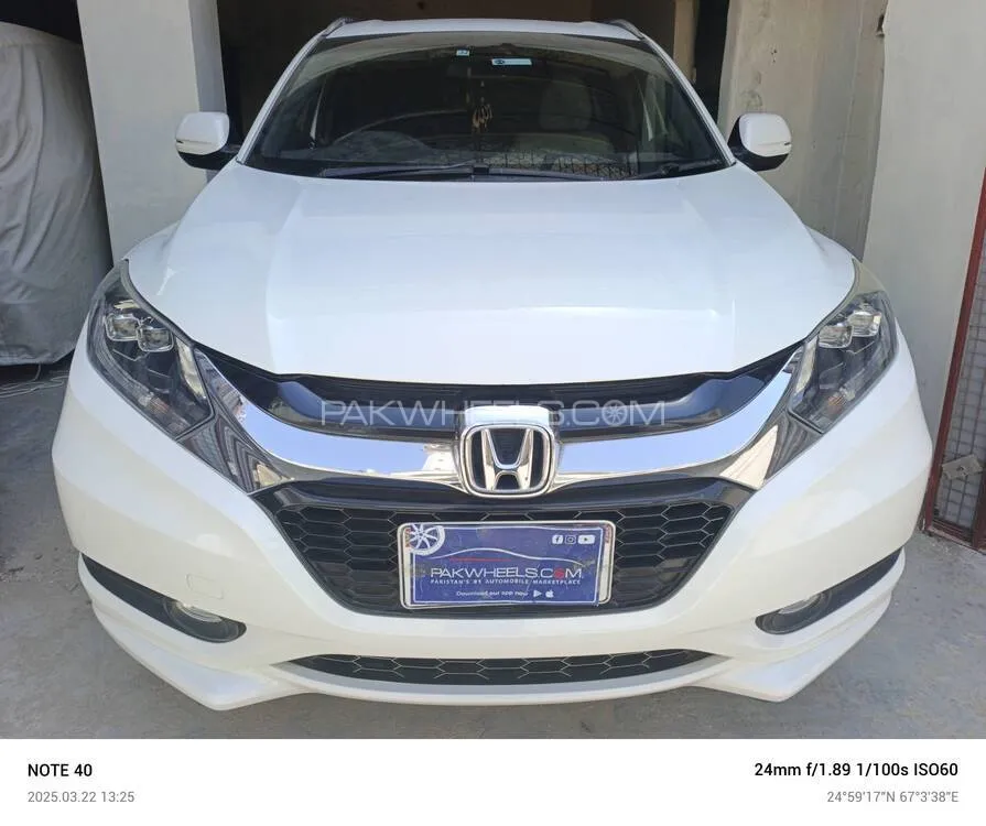 Honda Vezel 2015 for Sale in Karachi Image-1