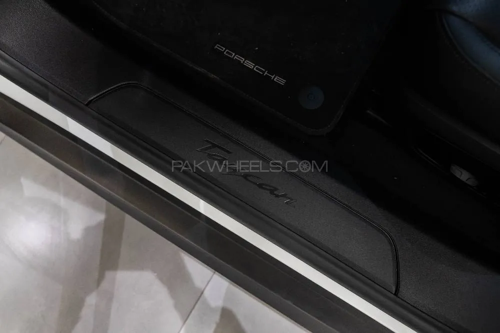 Porsche Taycan 2021 for Sale in Lahore Porsche Taycan 2021 for Sale in Lahore Image-6