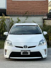 Toyota Prius S LED Edition 1.8 2015 for Sale