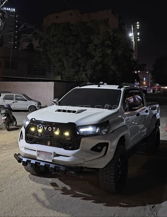 Toyota Hilux 2017 for Sale in Karachi Image-1