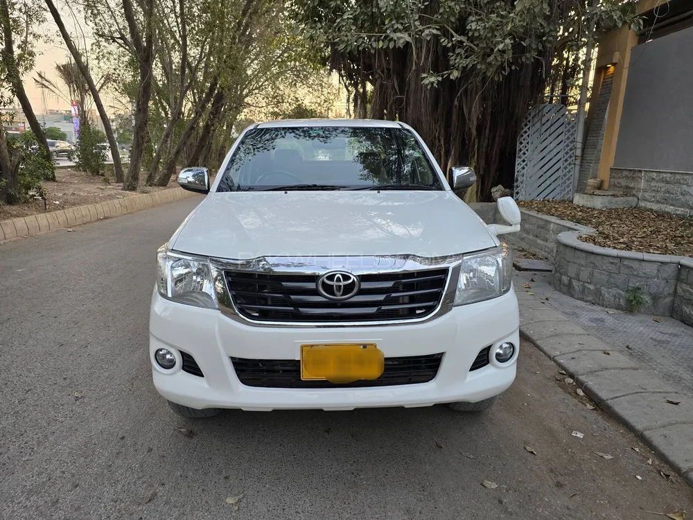 Toyota Hilux 2016 for Sale in Karachi Image-1