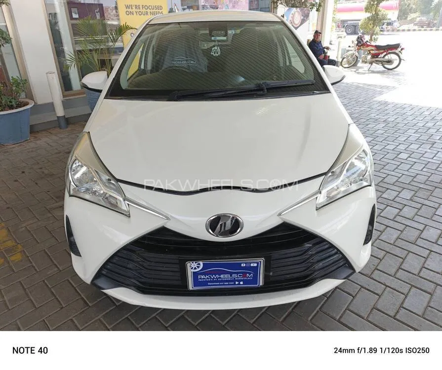 Toyota Vitz 2018 for Sale in Lahore Image-1