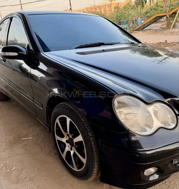 Mercedes Benz C Class 2005 for Sale in Karachi Image-1