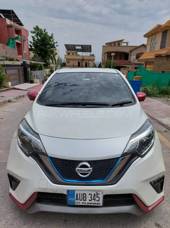Nissan Note 2017 for Sale in Peshawar Image-1