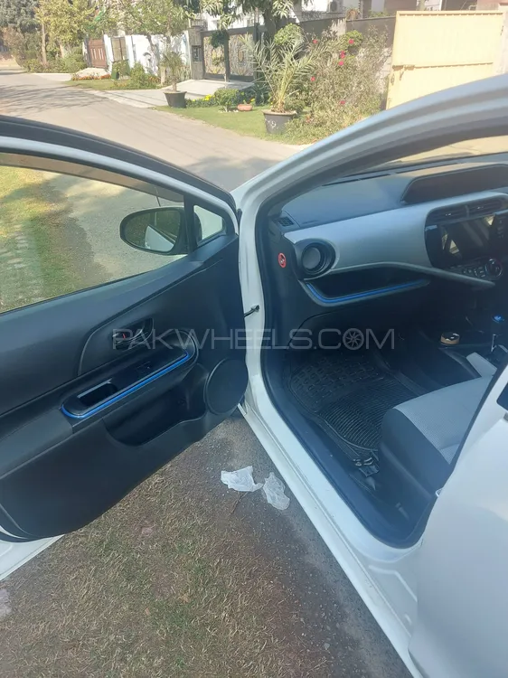 Toyota Aqua 2014 for Sale in Lahore Toyota Aqua 2014 for Sale in Lahore Image-6