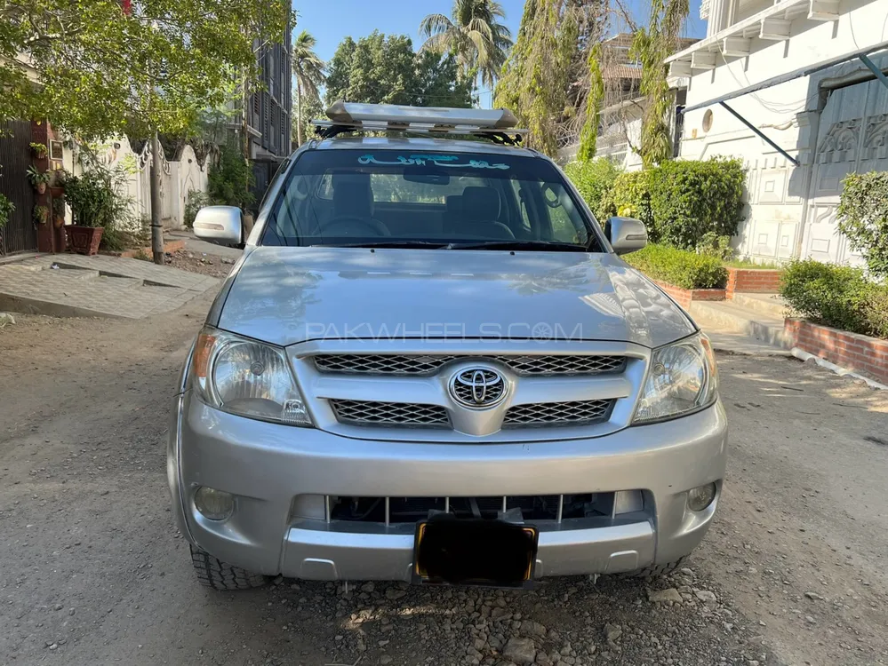 Toyota Hilux 2011 for Sale in Karachi Image-1