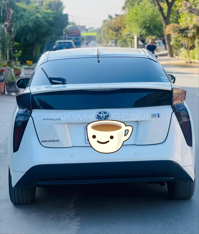 Toyota Prius 2017 for Sale in Faisalabad Image-1
