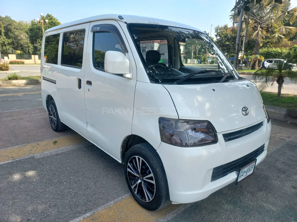 Toyota Town Ace 2008 for Sale in Lahore Image-1