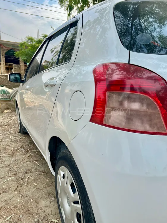 Toyota Vitz 2006 for Sale in Peshawar Image-1
