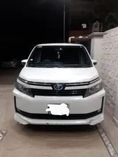Toyota Voxy Hybrid X 2015 for Sale