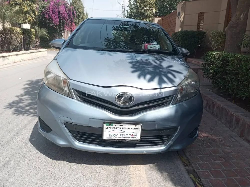 Toyota Vitz 2013 for Sale in Faisalabad Image-1