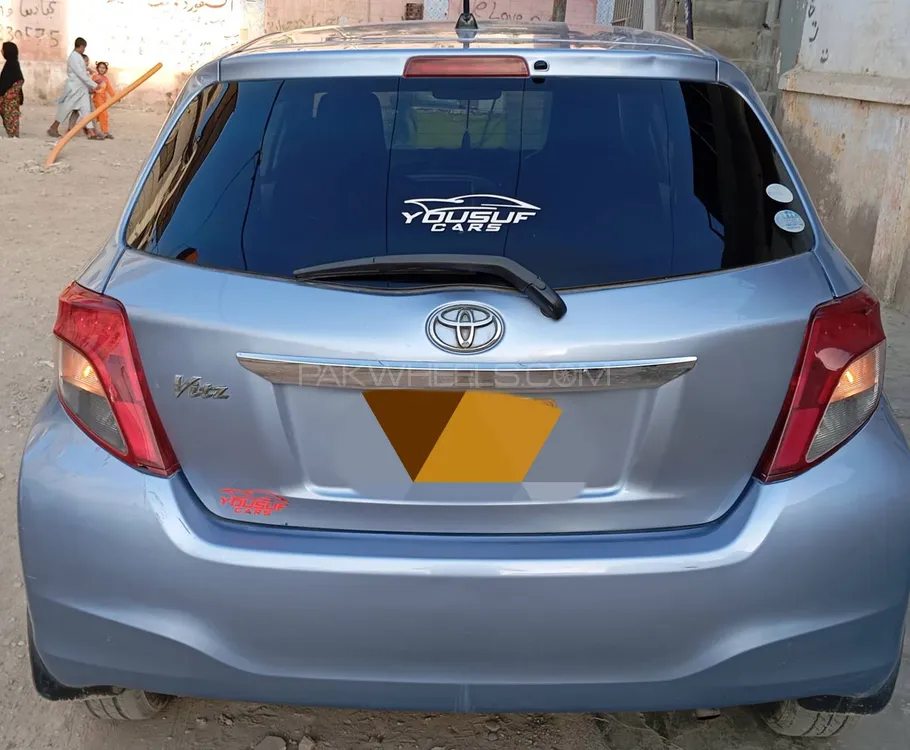 Toyota Vitz 2011 for Sale in Karachi Image-1