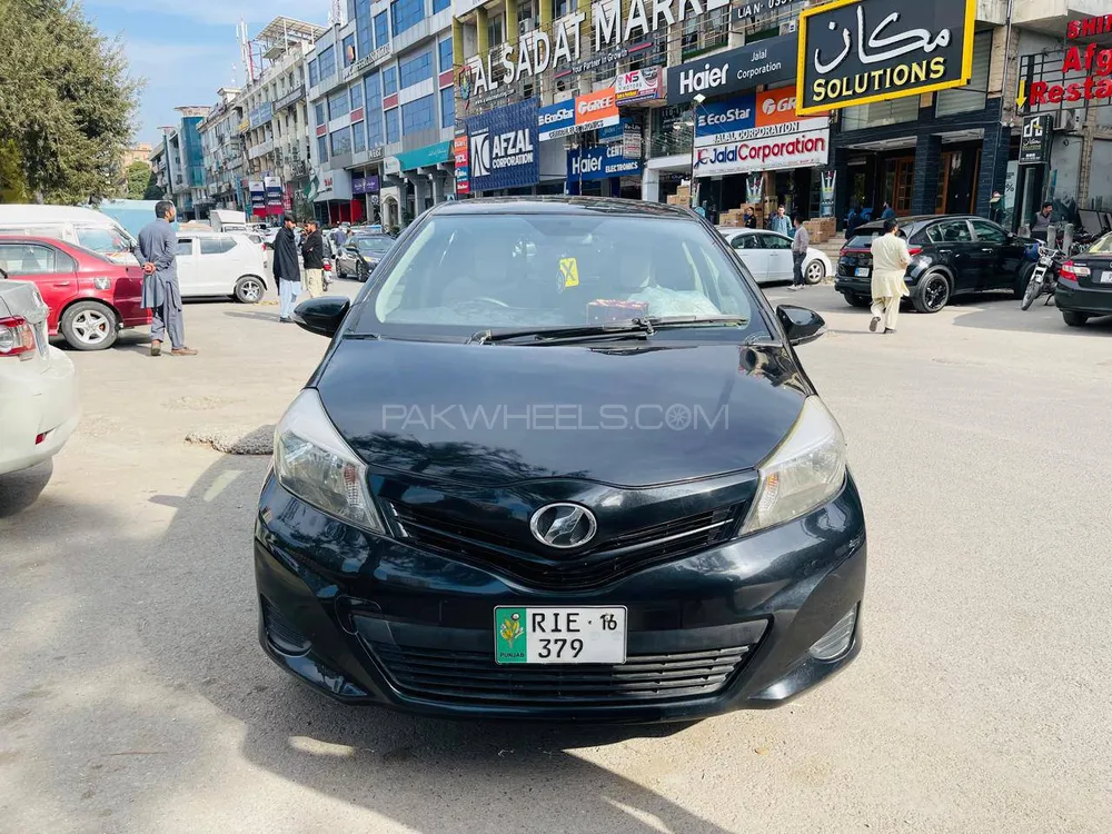 Toyota Vitz 2012 for Sale in Islamabad Image-1