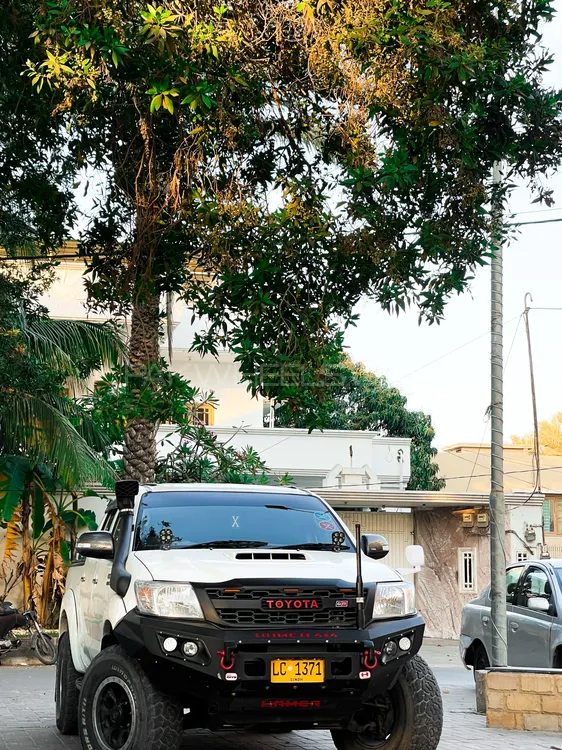 Toyota Hilux 2014 for Sale in Karachi Image-1