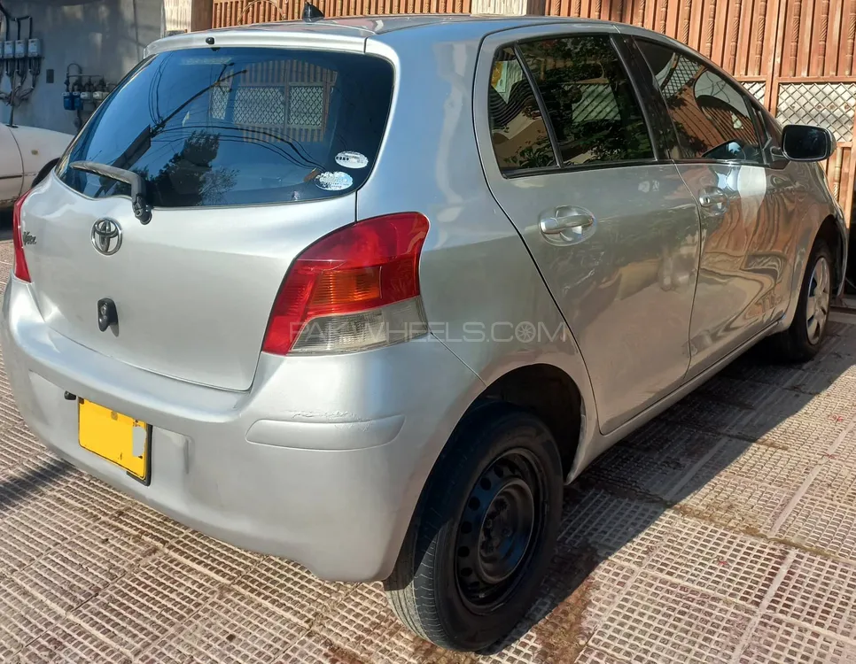 Toyota Vitz 2009 for Sale in Karachi Image-1