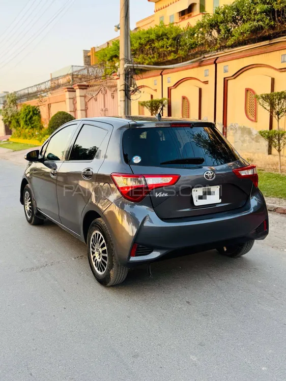 Toyota Vitz 2017 for Sale in Multan Image-1