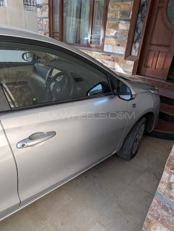 Toyota Yaris Sedan 2021 for Sale in Karachi Image-1
