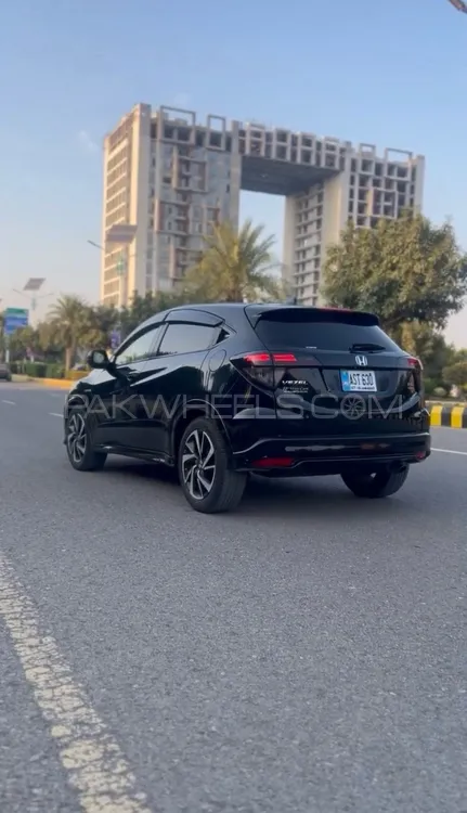 Honda Vezel 2016 for Sale in Islamabad Image-1
