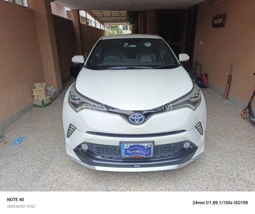 Toyota C-HR 2017 for Sale in Islamabad Image-1