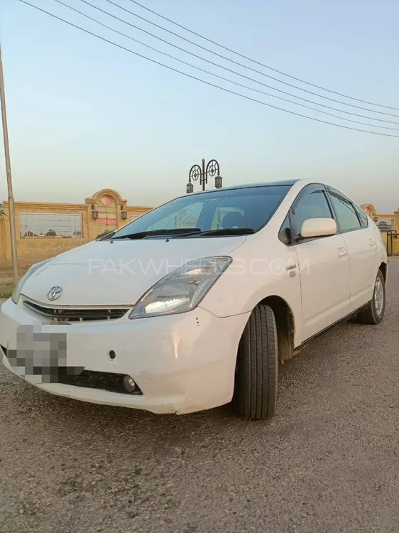 Toyota Prius 2010 for Sale in Bahawalpur Toyota Prius 2010 for Sale in Bahawalpur Image-1