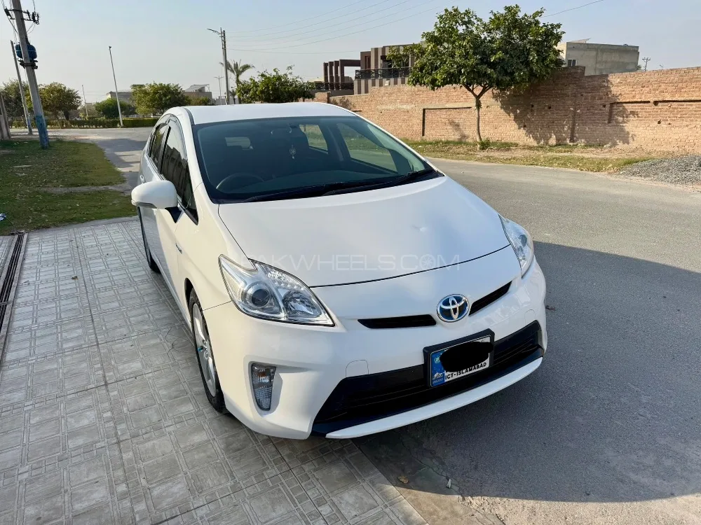 Toyota Prius 2012 for Sale in Jhang Image-1
