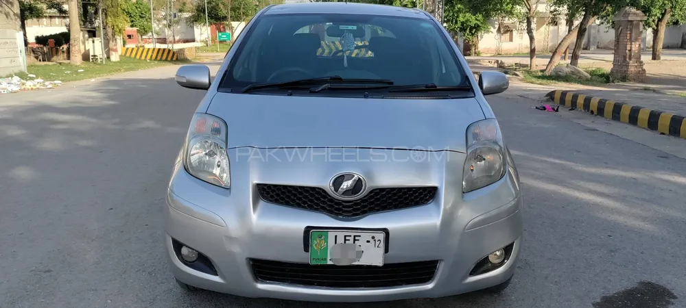 Toyota Vitz 2009 for Sale in Peshawar Image-1