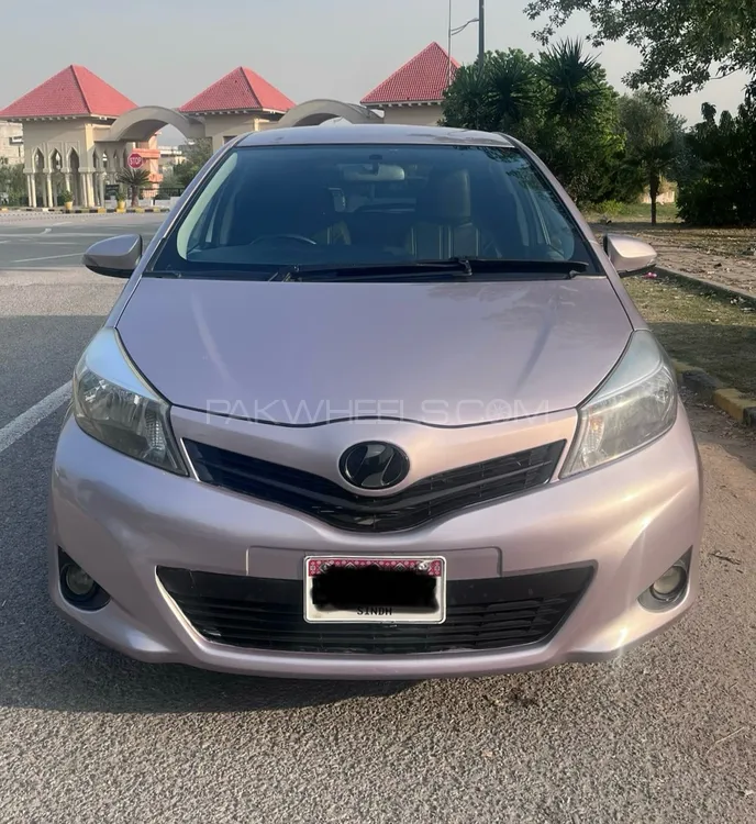 Toyota Vitz 2012 for Sale in Islamabad Image-1