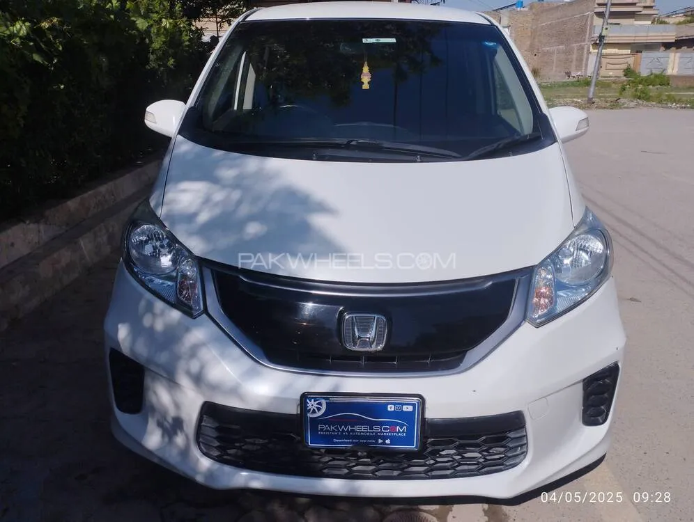 Honda Freed 2014 for Sale in Peshawar Image-1