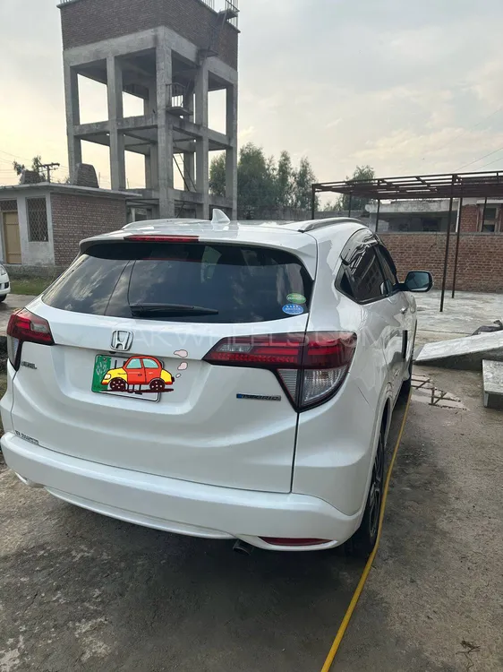 Honda Vezel 2016 for Sale in Mardan Image-1