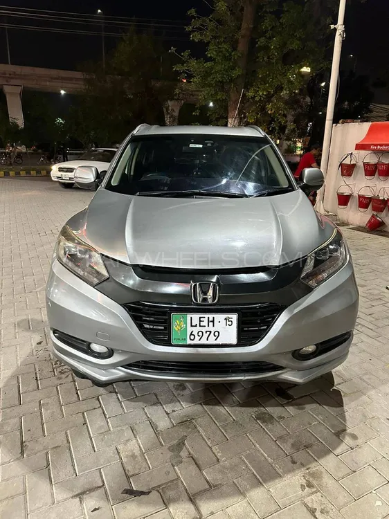 Honda Vezel 2015 for Sale in Islamabad Image-1