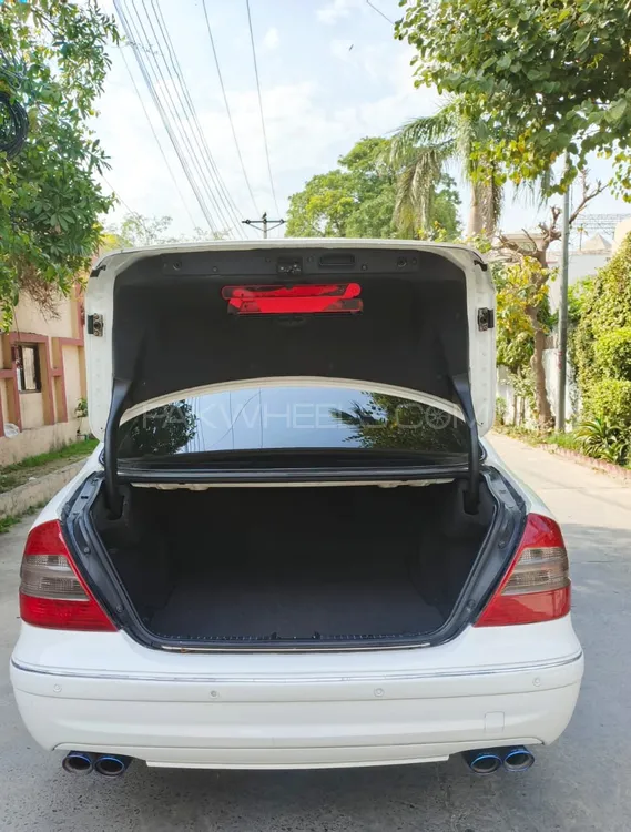 مرسڈیز بینز ای کلاس 2005 for Sale in لاہور مرسڈیز بینز ای کلاس 2005 for Sale in لاہور Image-12