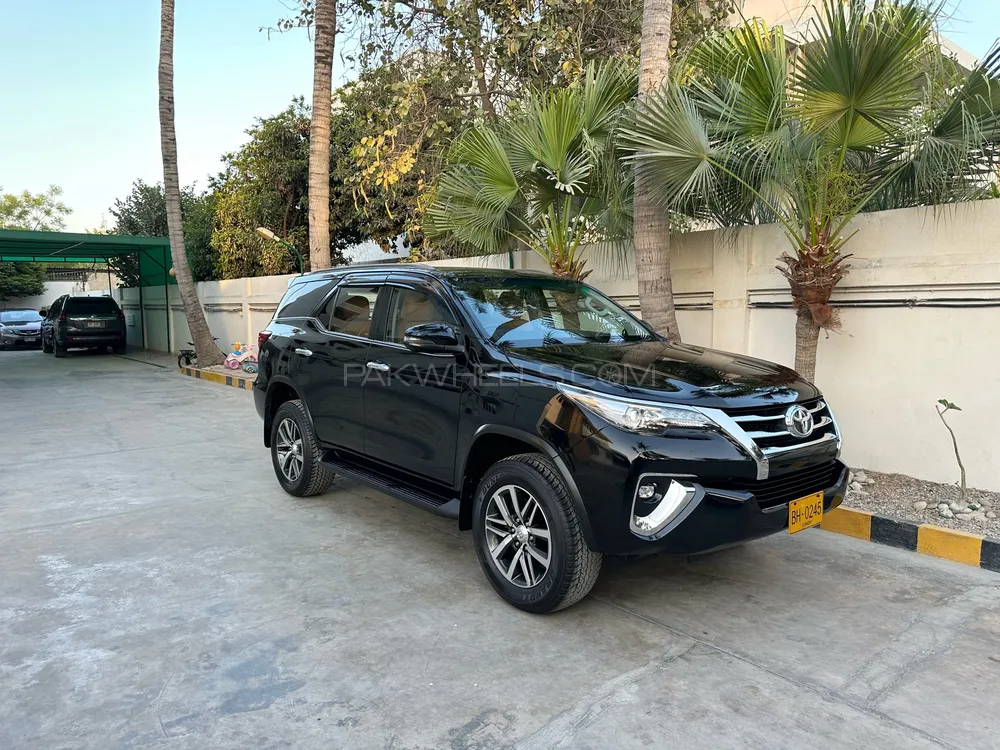 Toyota Fortuner 2018 for Sale in Karachi Image-1
