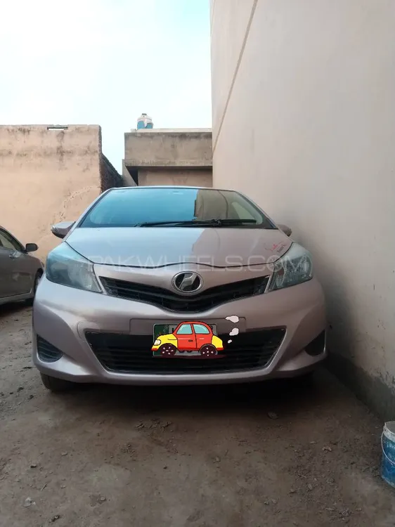 Toyota Vitz 2015 for Sale in Sialkot Image-1