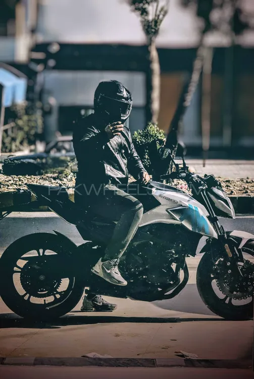 Yamaha FZR 400 2023 for Sale Image-1