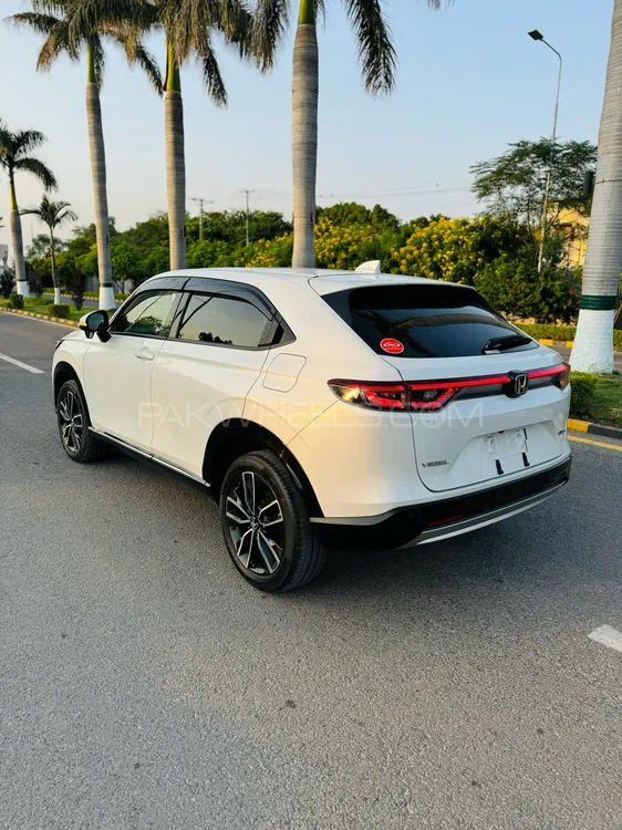 Honda Vezel 2021 for Sale in Islamabad Image-1