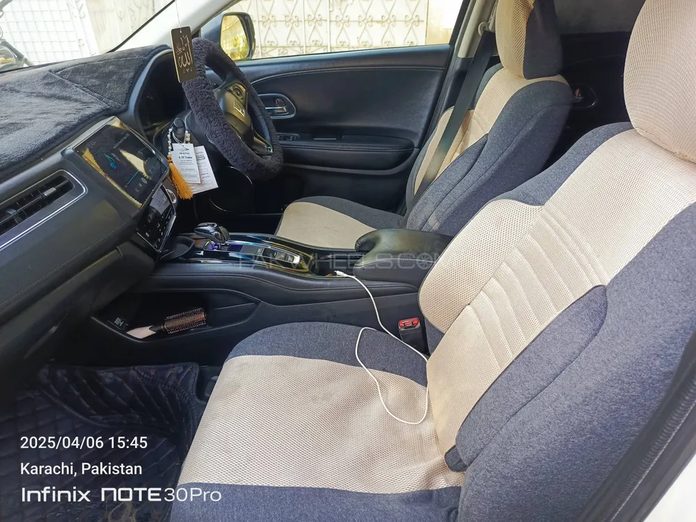 Honda Vezel 2014 for Sale in Karachi Image-1