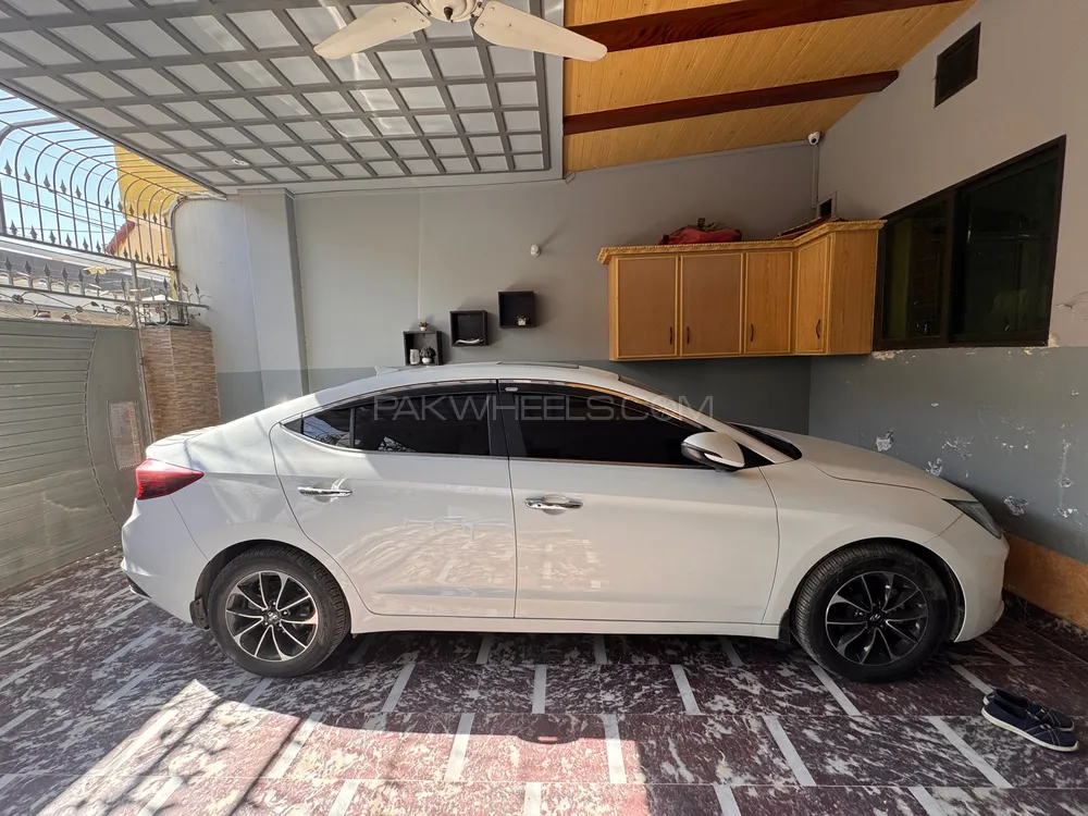 Hyundai Elantra 2021 for Sale in Sahiwal Image-1