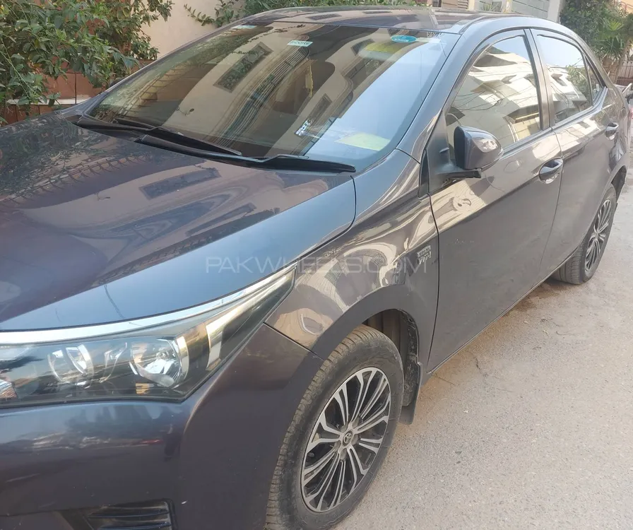Toyota Corolla 2017 for Sale in Karachi Image-1