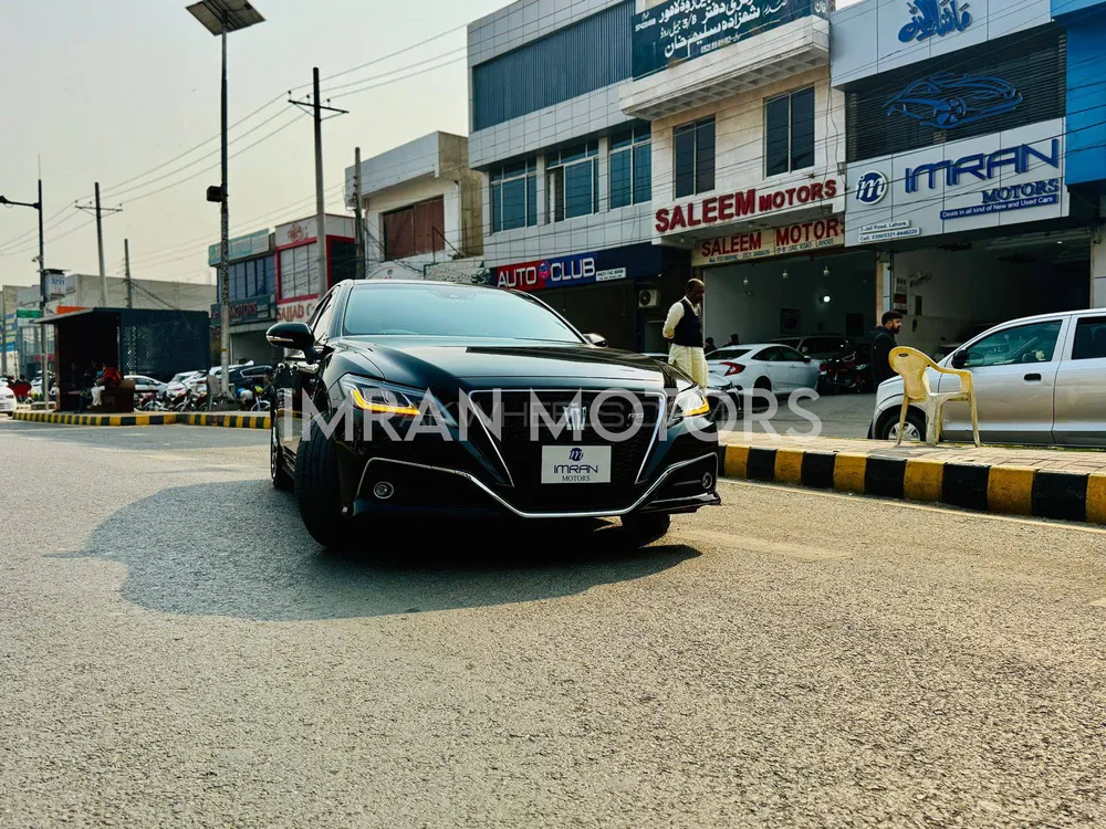 Toyota Crown 2018 for Sale in Lahore Image-1
