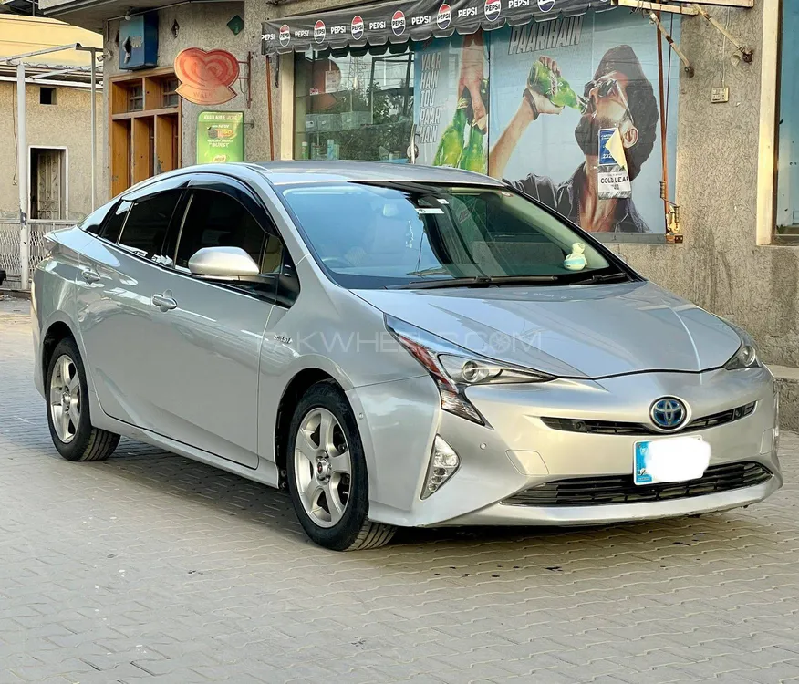 Toyota Prius 2016 for Sale in Peshawar Image-1