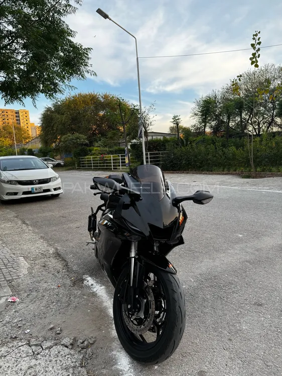 Yamaha YZF-R6 2025 for Sale Image-1
