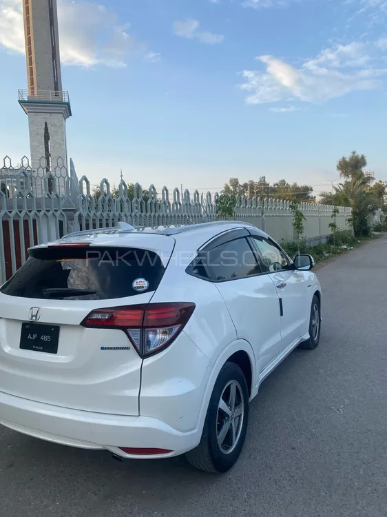 Honda Vezel 2016 for Sale in Peshawar Image-1