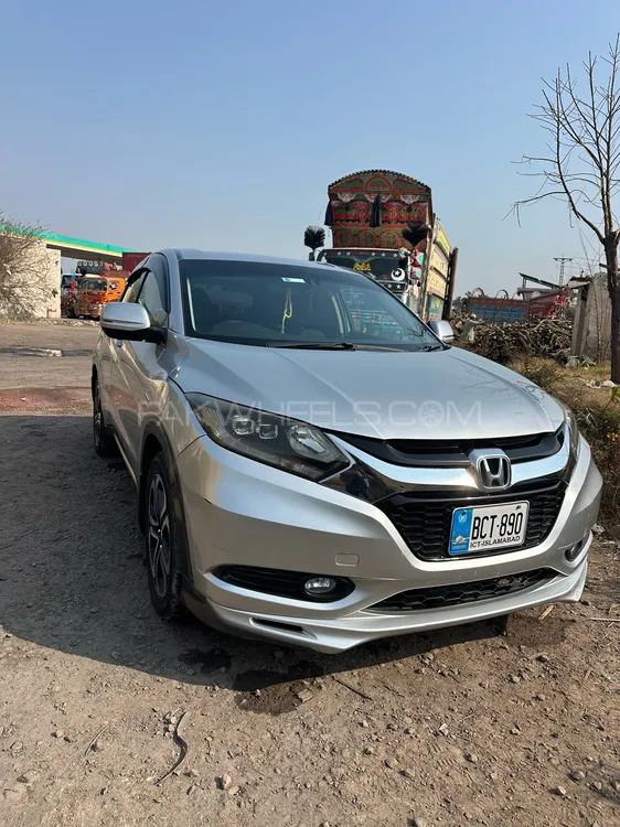 Honda Vezel 2015 for Sale in Mardan Image-1