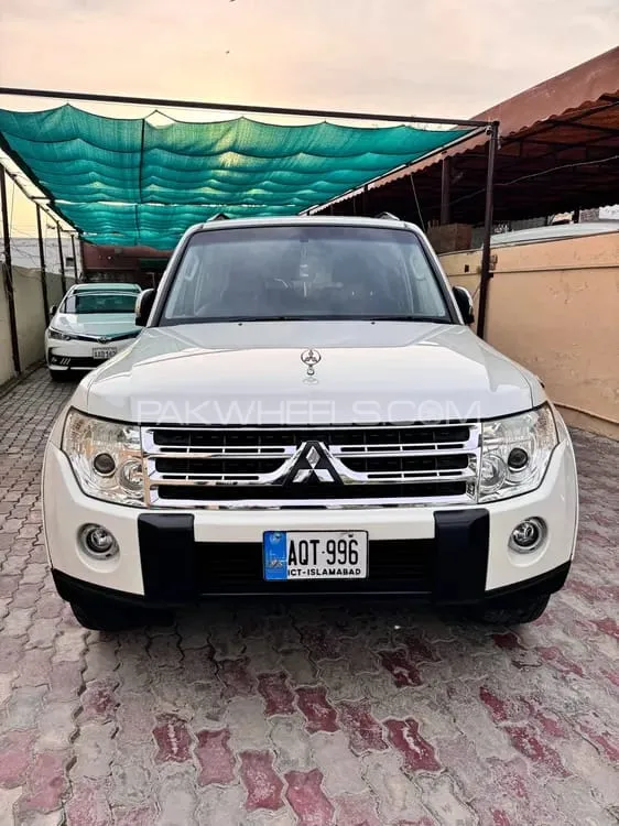 مٹسوبیشی پجیرو 2008 for Sale in شکار پور Image-1